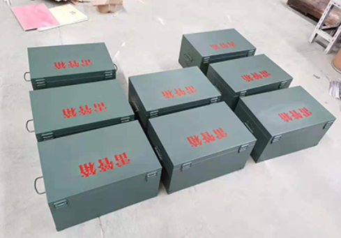 鄂温克炸药箱和雷管箱一般是怎么存放的？