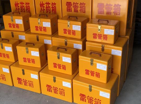 鄂温克玻璃钢雷管箱的使用寿命一般是多少？