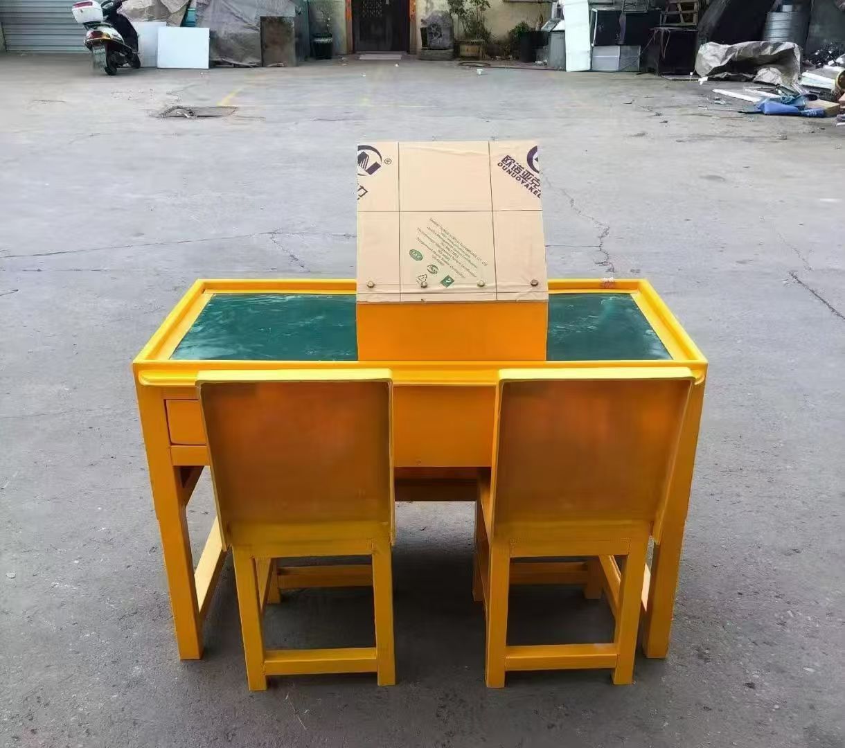 鄂温克防静电导通桌井下煤矿火工品发放桌：危险品流转的安全守护者